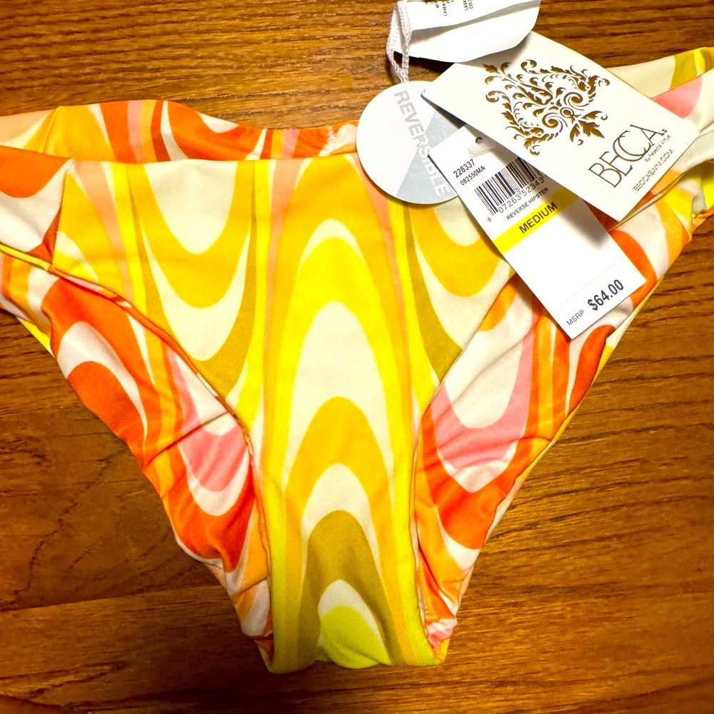 🏖️ BECCA Orange and Yellow Bikini bottom size Medium reversible NEW w tags